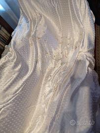 Copriletto in seta dipinto a mano