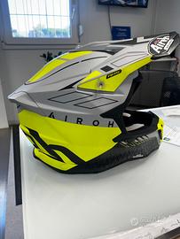 casco motocross Airoh Strycker in fibra