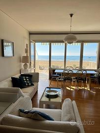 Fronte mare zona Piazza Mazzini 3 camere