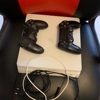 PLAYSTATION 4