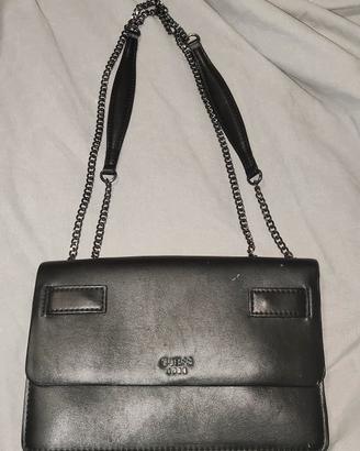 Borsa Guess Luxe Nera – Tracolla a catena (Logo 19