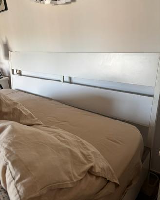 Struttura letto bianca