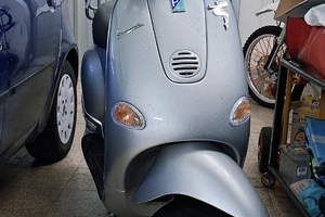 Vespa et4 150