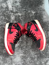 Nike Air Jordan 1 Mid Reverse Bred