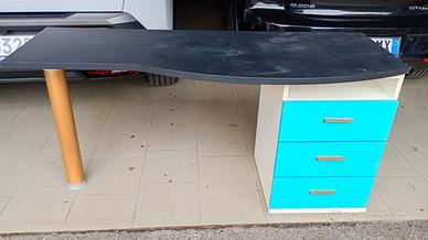 Scrivania 3 cassetti