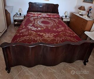 Struttura letto in legno antico