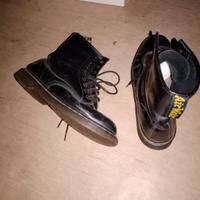 anfibi nr 43 - 44 Dr. Martens