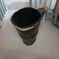 vecchia bigoncia in legno 