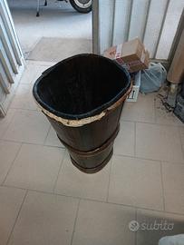 vecchia bigoncia in legno 