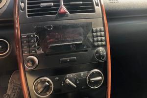 Macchina da agiustare, Mercedes