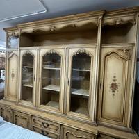 Credenza in stile veneziani