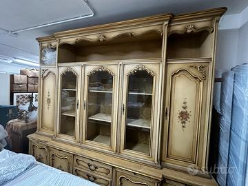 Credenza in stile veneziani