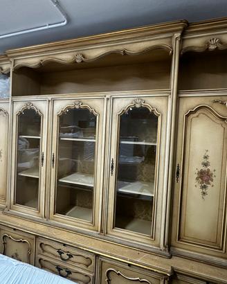 Credenza in stile veneziani