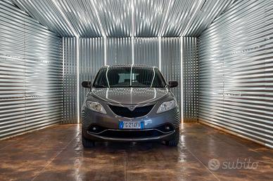 Lancia Ypsilon 1.3 MJT 95 CV Platinum PERMUTA