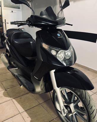 Piaggio Beverly 250