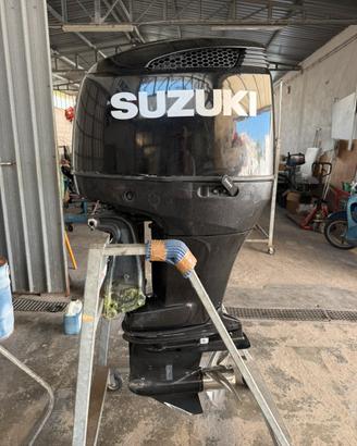 SUZUKI DF 250 PER PEZZI DI RICAMBIO