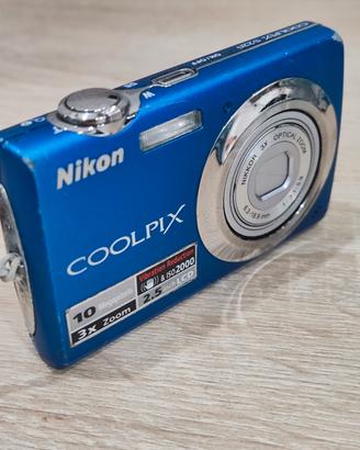 Nikon coolpix s220