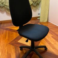 Sedia da ufficio nera schienale alto