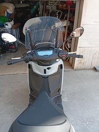 Beverly 400 S