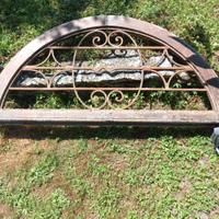 inferriata in ferro battuto con telaio