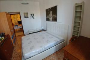 Camera letto matrimoniale