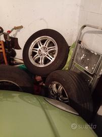 4 cerchi piu gomme momo corse