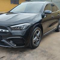 Mercedes Benz GLA 200 Premium AMG
