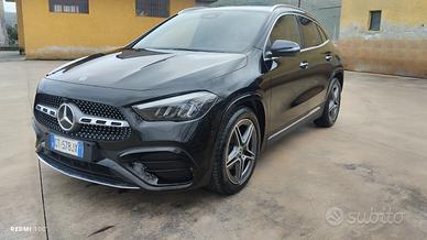 Mercedes Benz GLA 200 Premium AMG