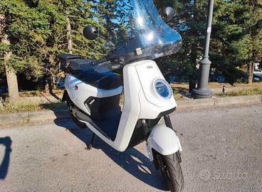 Scooter elettrico NIU MQI GT 70