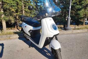 Scooter elettrico NIU MQI GT 70