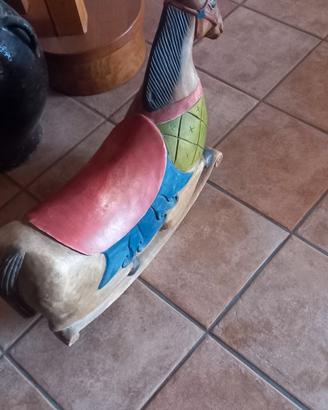 cavalluccio a dondolo in legno