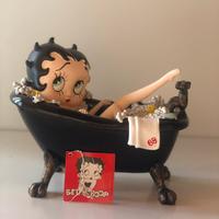 Statua Betty Boop “vasca da bagno”, da collezione!