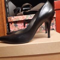 Décolleté nero in pelle