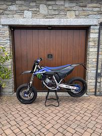 YZ 125 monster edition