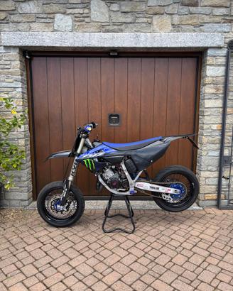 YZ 125 monster edition