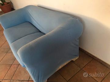 Tavolo rotondo e divano