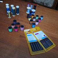 aghi e filo per cucire