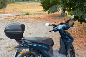 Honda Vision 2023 blu metallic