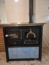 stufa a legna con ventilazione  forzata