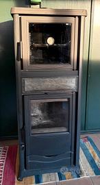 Stufa a legna con forno 