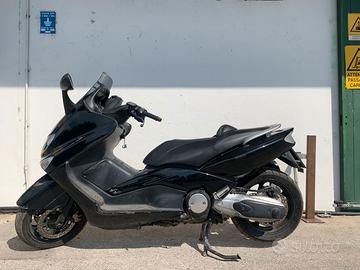 Yamaha TMax 500 gomme e batteria nuove motore rev.