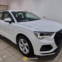 AUDI Q3 40 TDI quattro S tronic Business Advance