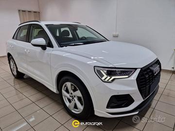 AUDI Q3 40 TDI quattro S tronic Business Advance