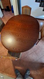 TAVOLO TONDO/OVALE CON TOVAGLIE E SEDIE