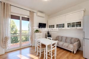 Trelocali ristrutturato con box e cantina all'ulti