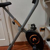Cyclette da casa OneTwoFit pieghevole e seminuova