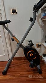 Cyclette da casa OneTwoFit pieghevole e seminuova