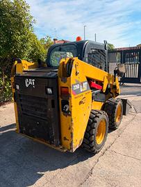 P210 - Pala 30 q caterpillar 226 D TARGATA