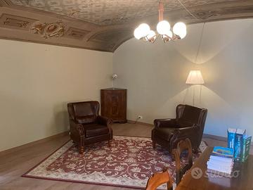 Stanza Studio Professionale palazzo storico - Cent