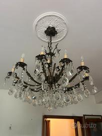 Lampadario classico in ottone e gocce di cristallo
